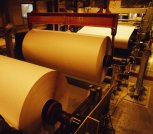 Poliacrilamida en la fabricación de papel